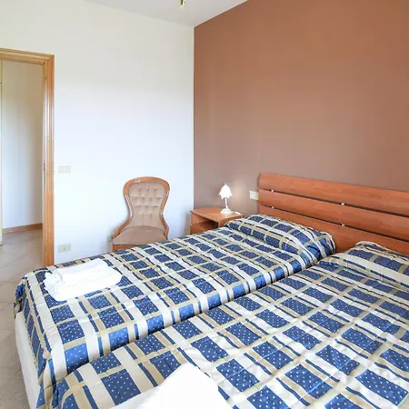 Apartment 2 Bedroom Cozy In Tuoro sul Trasimeno