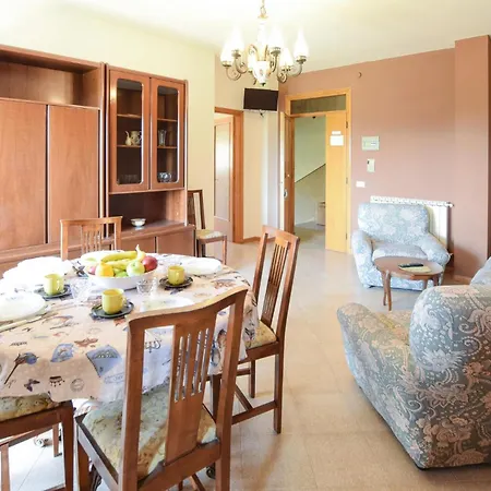 2 Bedroom Cozy In Apartment Tuoro sul Trasimeno